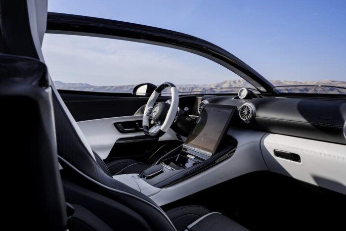 Ebben az autóban a kényelmetlenség is a luxus része 6