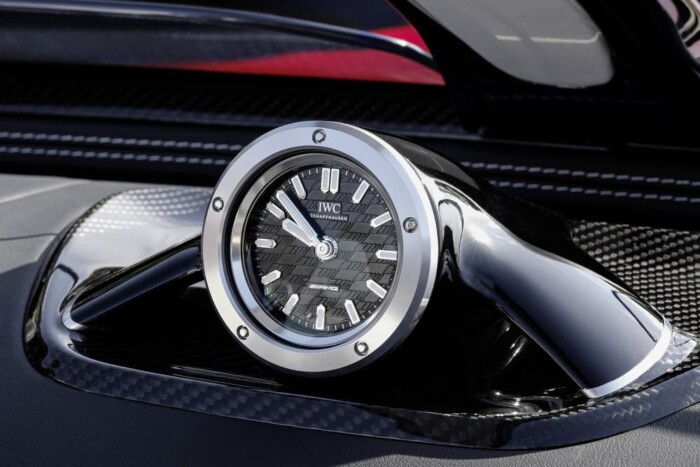 Ebben az autóban a kényelmetlenség is a luxus része 10