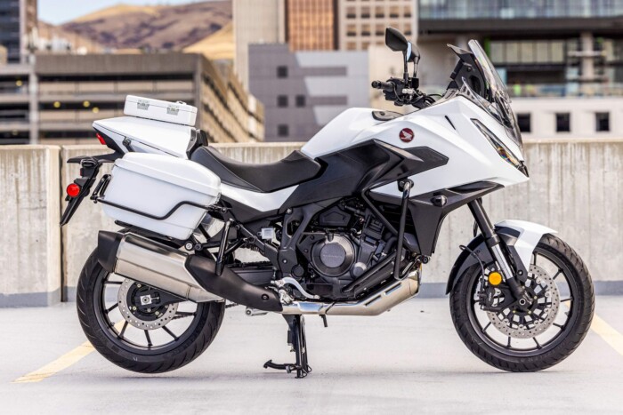 Európában bárkinek lehet, az USA-ban csak a zsaruknak, mi az? 9