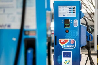 Olcsóbb lett a villanyautó-töltés a Molnál