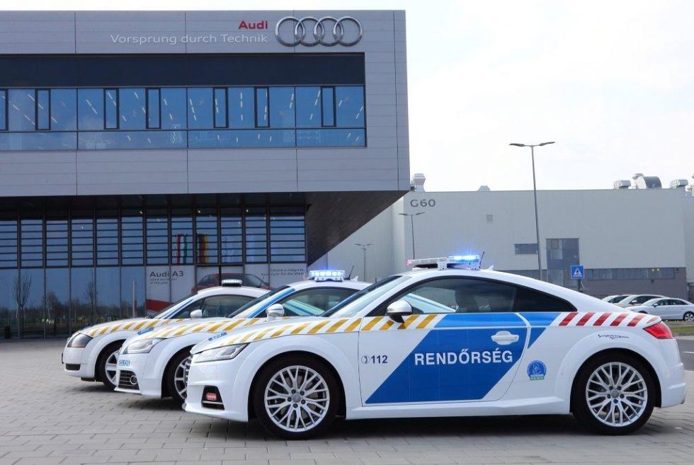 Lóerők egyenruhában: az 5 legerősebb magyar rendőrautó 5 | Vezess Lóerők egyenruhában: az 5 legerősebb magyar rendőrautó 5