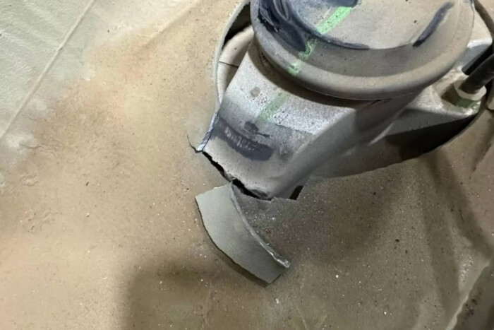 Kátyú vagy ugratás tett harcképtelenné egy Cybertruckot 1