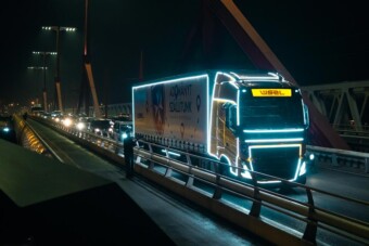 Fénykamion jelent meg a magyar utakon