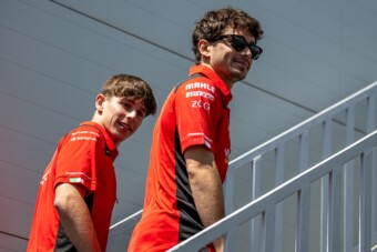 Saját testvére lesz Leclerc csapattársa az F1-ben
