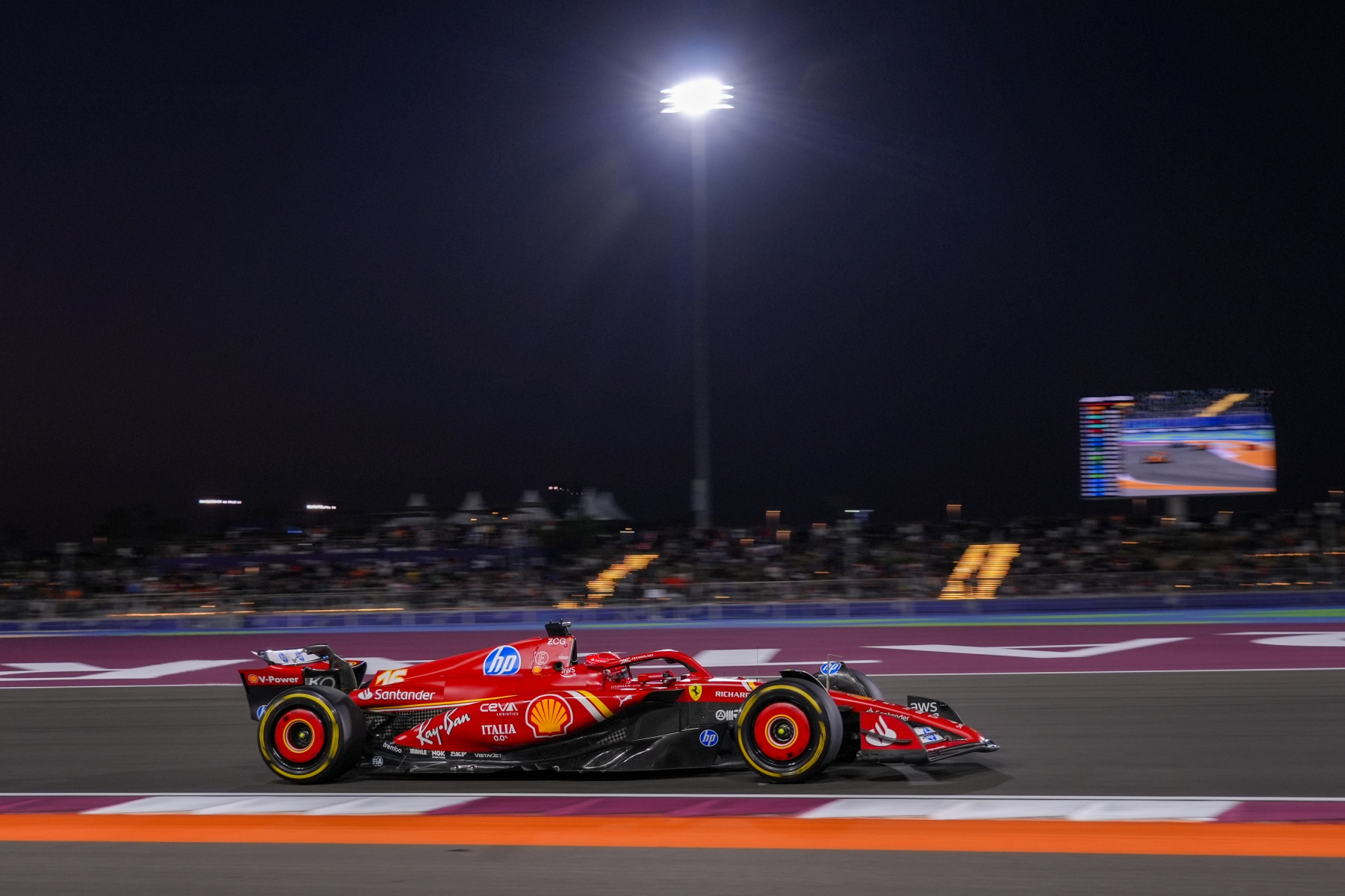 F1: Leclerc üzent, ez kevés a Ferraritól
