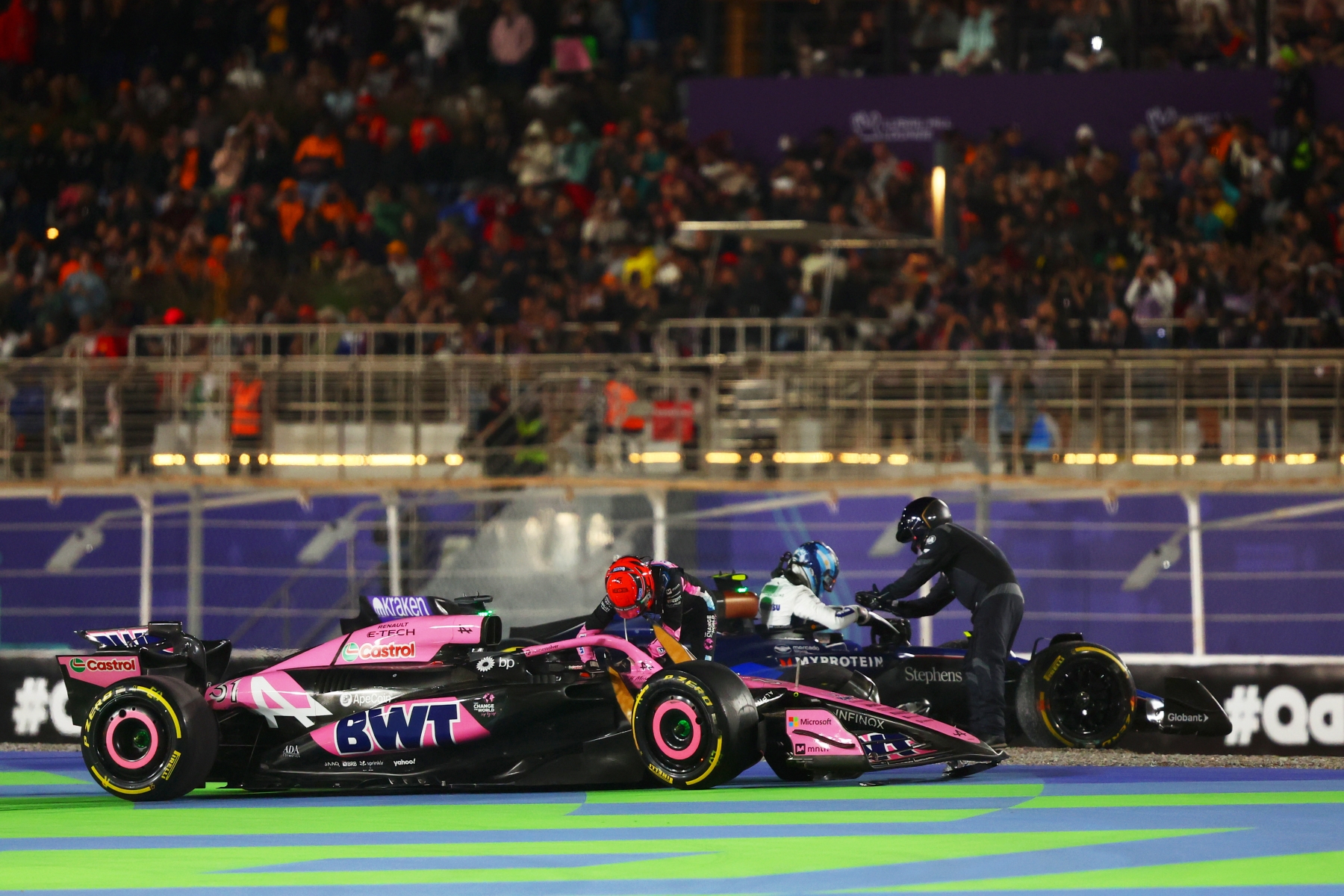 Már a szezonzáróra pilótát cserél az F1-es csapat