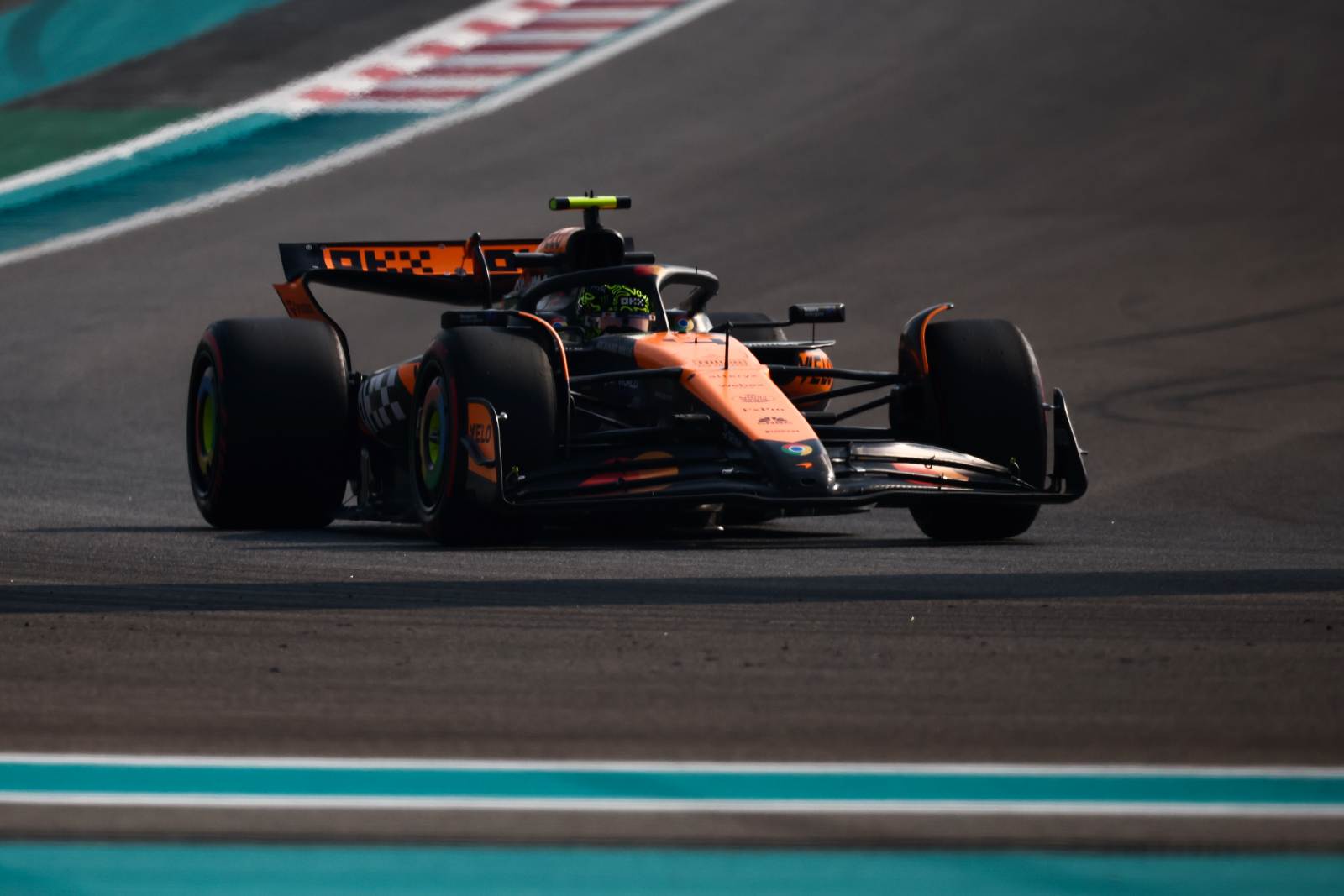 F1: Lépéselőnyben a McLaren Abu-Dzabiban