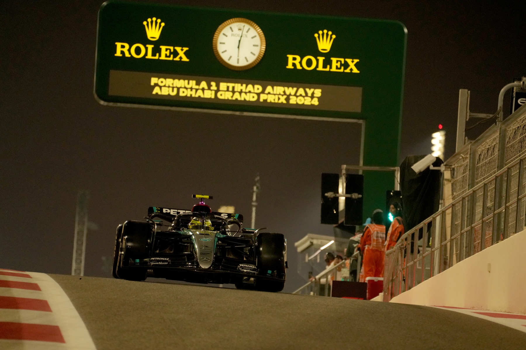F1: Hamilton beletörődött a kiesésébe