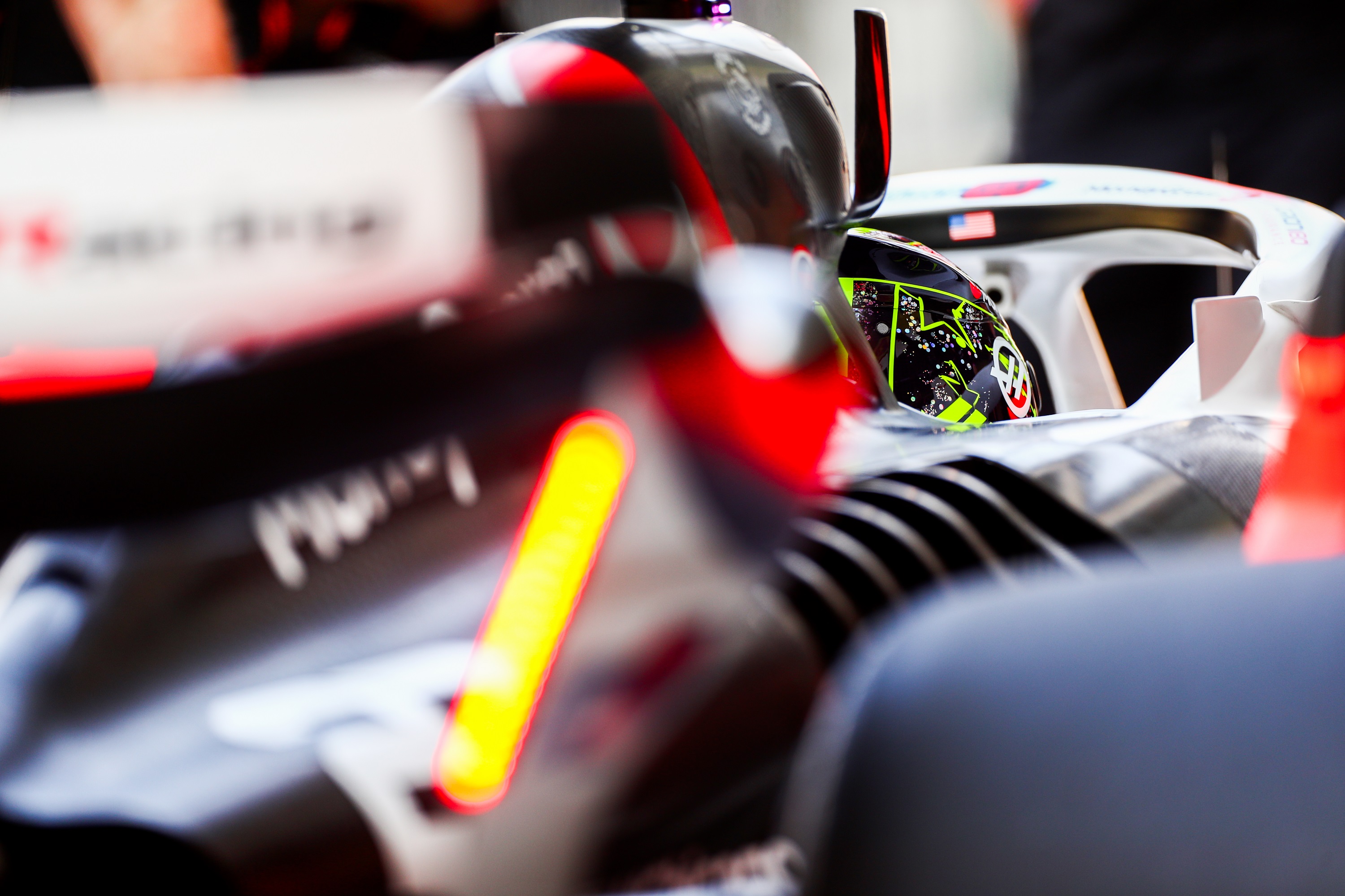 F1: Rajtbüntetés az élmezőnyben a szezonzárón