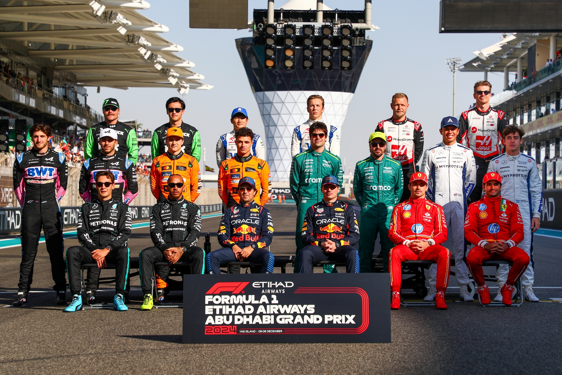 Közmunkára küldenék a komplett F1-es mezőnyt