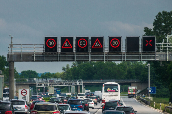 Figyelj a vörös X-re, büntethetnek érte Németországban