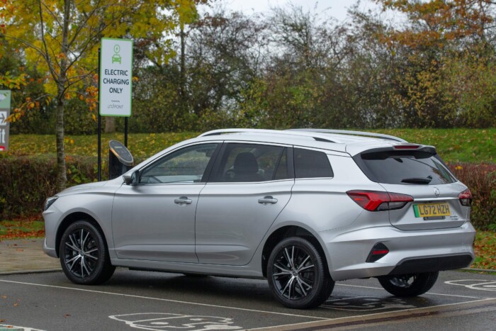 Műfajt teremtett, most mégis eltűnhet ez az autó 6