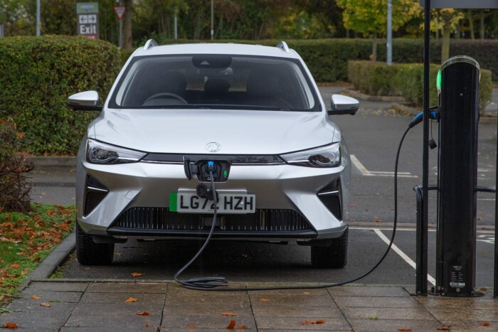 Műfajt teremtett, most mégis eltűnhet ez az autó 7