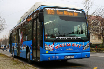 Igazi Mikulásbusszal utazhatsz Budapesten