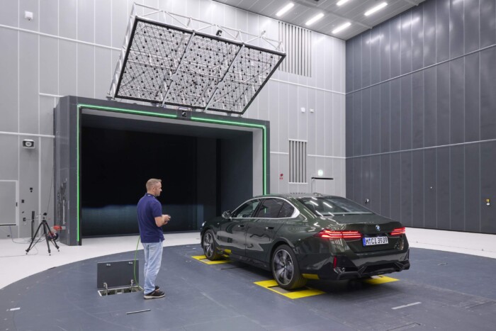 Így fejleszt csendet a BMW 7