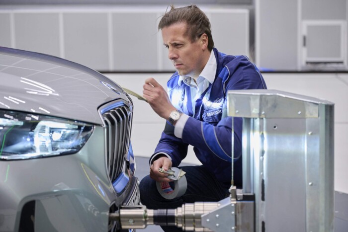 Így fejleszt csendet a BMW 9