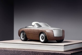 Fából készült a vadonatúj zseb-Rolls-Royce