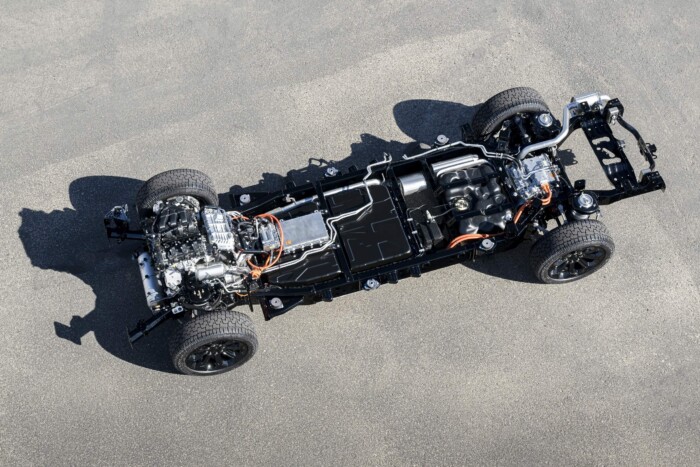 Európába is jöhet a hibrid pickup 6