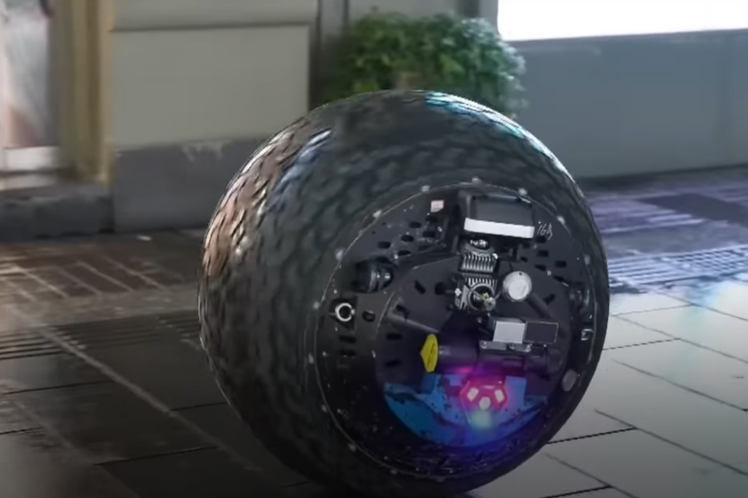 A rendőrségi guruló robot életre kelti a bűnözők rémálmát