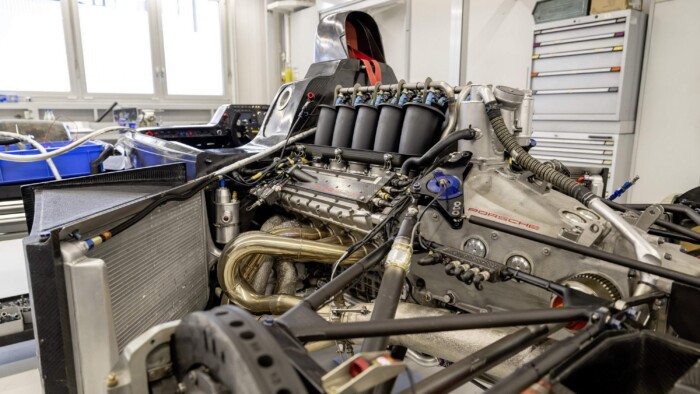 Feltámasztották az élete előtt elhunyt Porschét 7