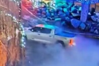 Kis híján tönkretette a karácsonyt a driftelő ladás 1