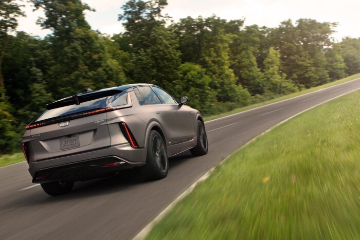 Elektromos sportmodellel erősít a prémium márka 9