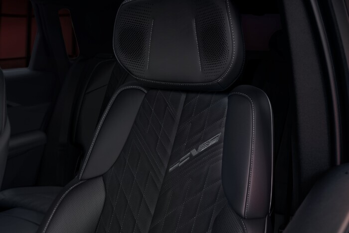 Elektromos sportmodellel erősít a prémium márka 8