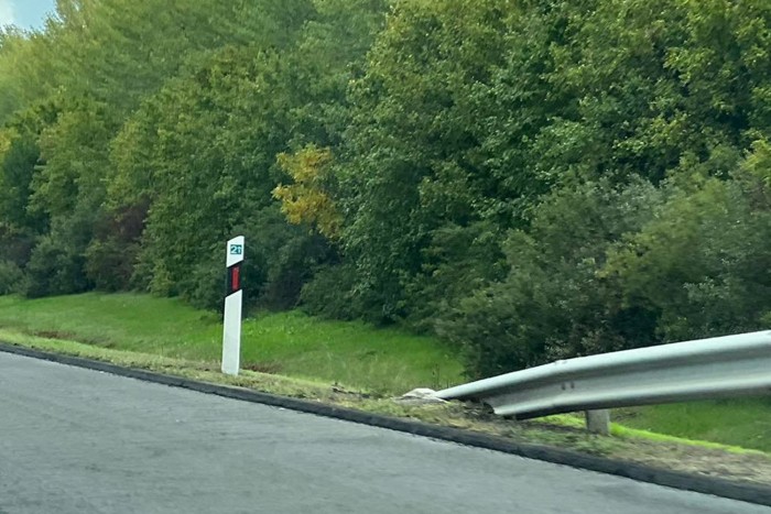 Piros gömbök a villanyvezetéken: fontosabbak, mint gondolnád 8