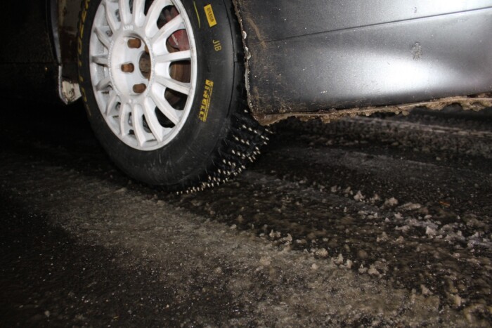 Szöges gumi miatt ugrott a forgalmi Borsodban 2