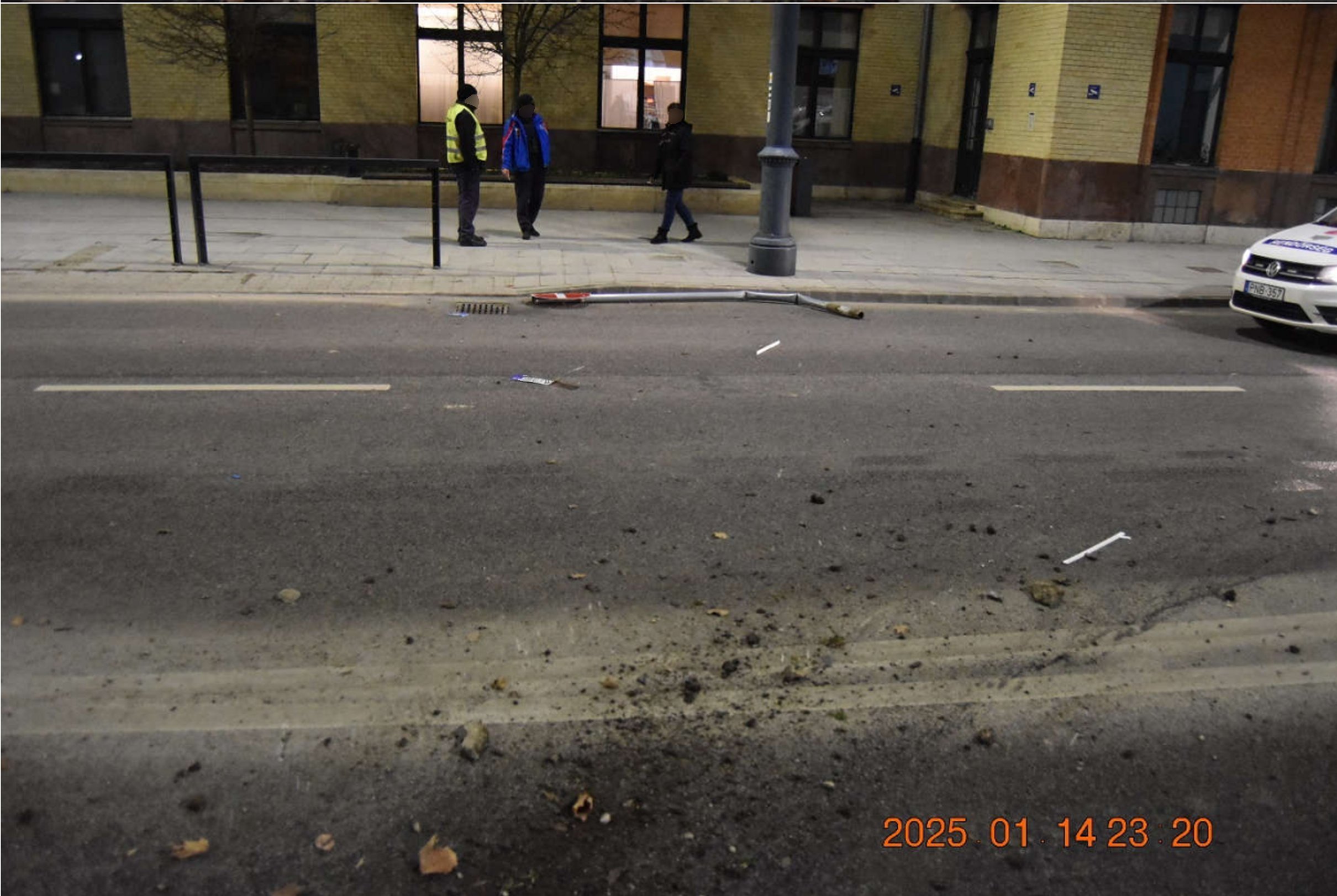 4_2822 | Vezess | Vezess