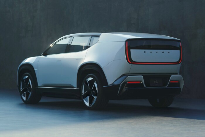 Test nélkül támad fel az emberszabású Honda robot 8