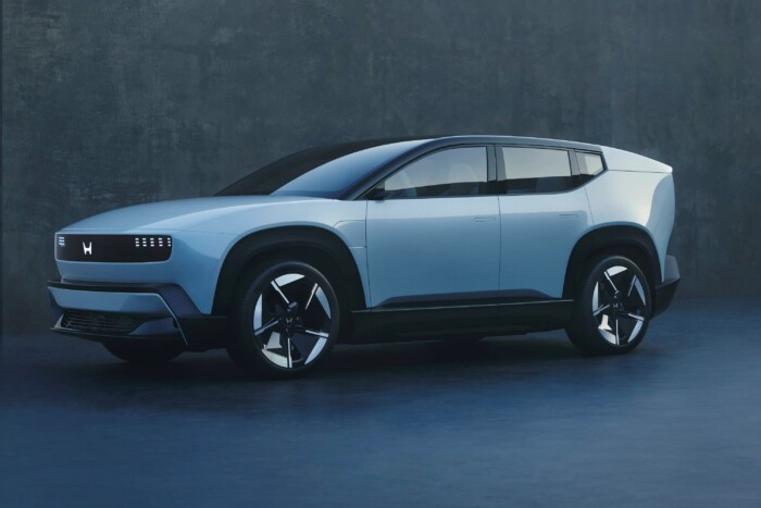 Test nélkül támad fel az emberszabású Honda robot 7