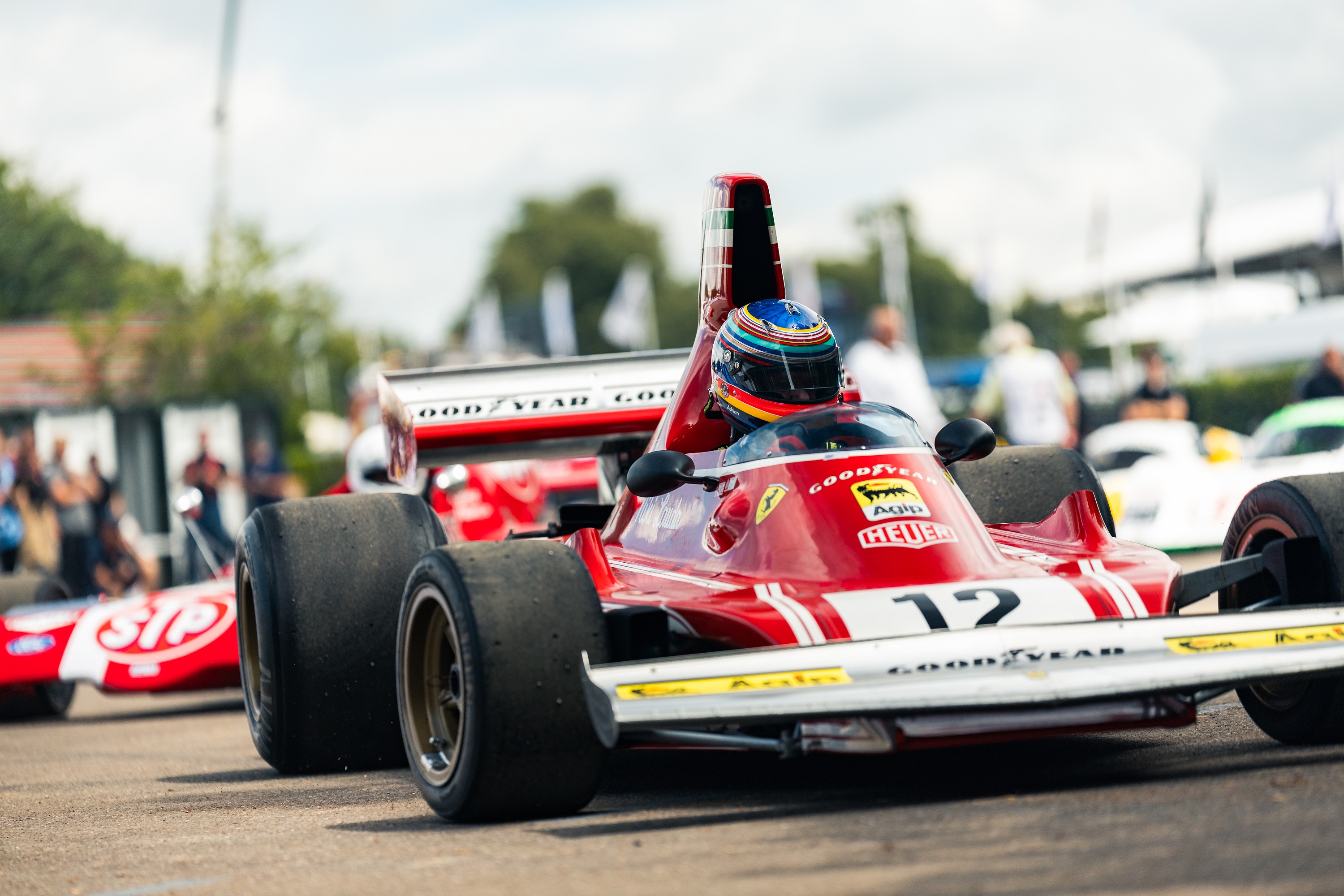 Óriási F1-ünnep jön, 80 versenygép egy helyen