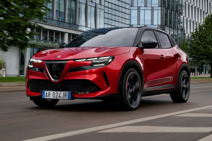 Visszakozik az Alfa Romeo, maradnak a benzinmotorok 8 | Vezess Visszakozik az Alfa Romeo, maradnak a benzinmotorok 8