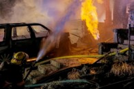 Besokallt a balesetektől, elbarikádozta a házát 1