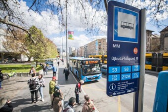 400 új közlekedési tábla jelent meg Budapesten