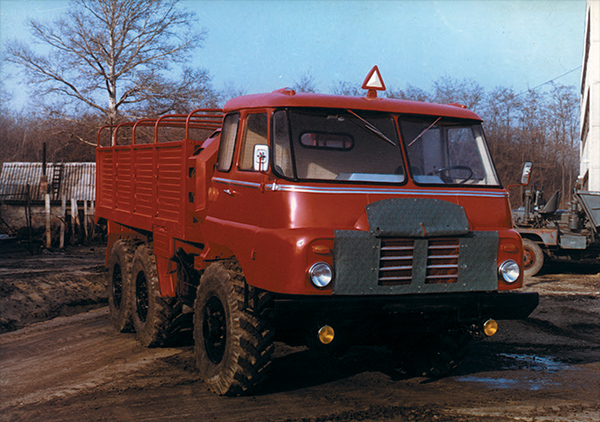 Úgy megy át a vízen a Csepel, hogy öröm nézni 1