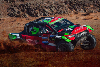 Elsüllyedt a homokban a Dakar éllovasa