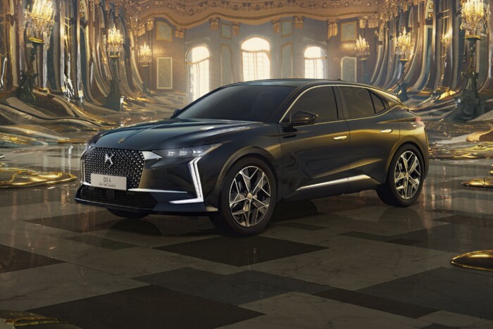 Hazafias kiadásokkal köszönti az új évet a DS 5 | Vezess Hazafias kiadásokkal köszönti az új évet a DS 5