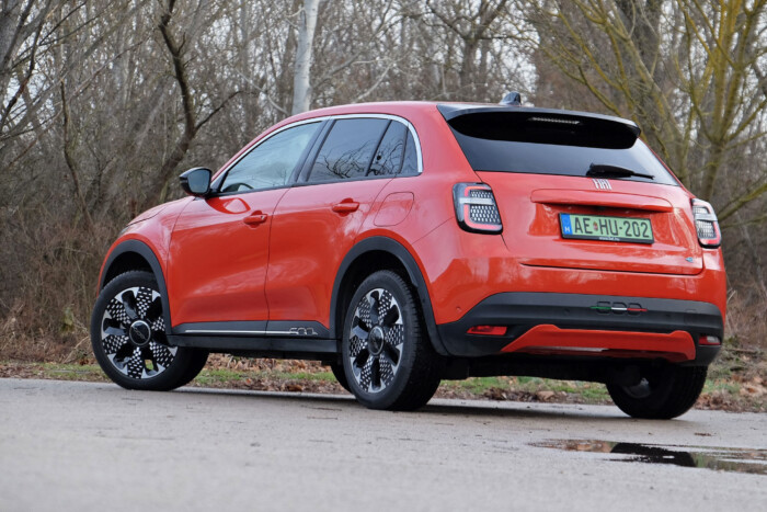 Az autó, ami elektromosan a legjobb 18