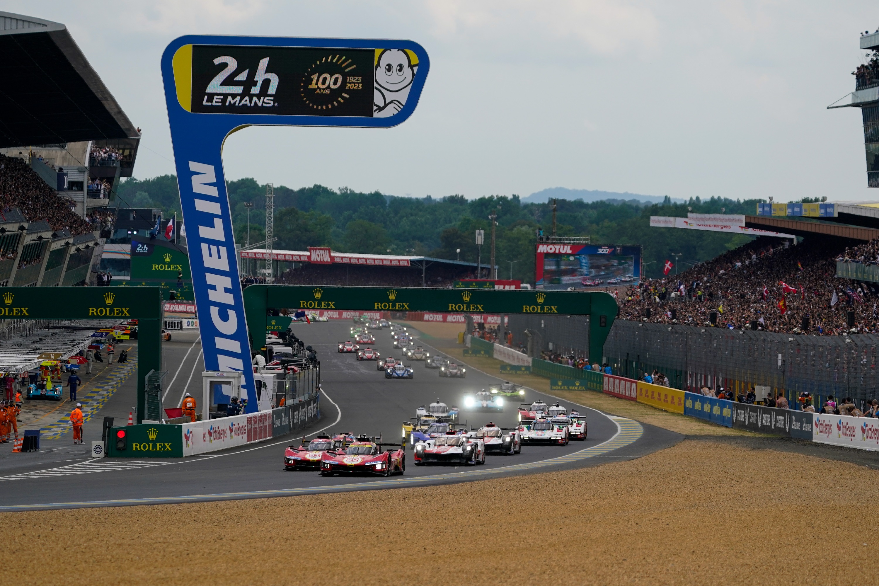 Csak 86 km-t kell vezetni, hogy ingyen kijuss Le Mans-ba