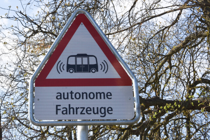 Svájcban már idén szembejöhet a sofőr nélküli taxi