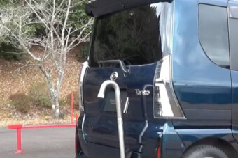 A világ legfurcsább kipufogóját dobták piacra