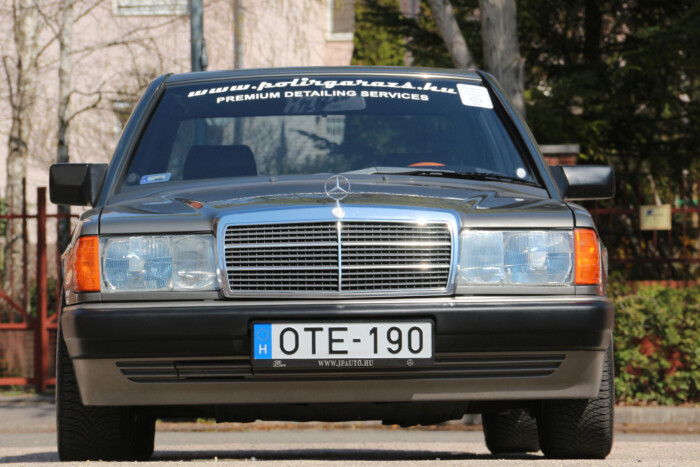 Az okos németek ezért tettek kisebb tükröt a jobb oldalra 2