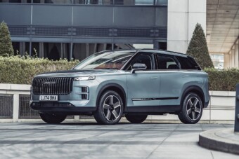 Újabb zöld rendszámos SUV jön Kínából