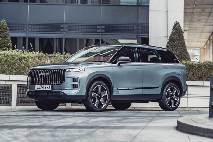 Újabb zöld rendszámos SUV jön Kínából