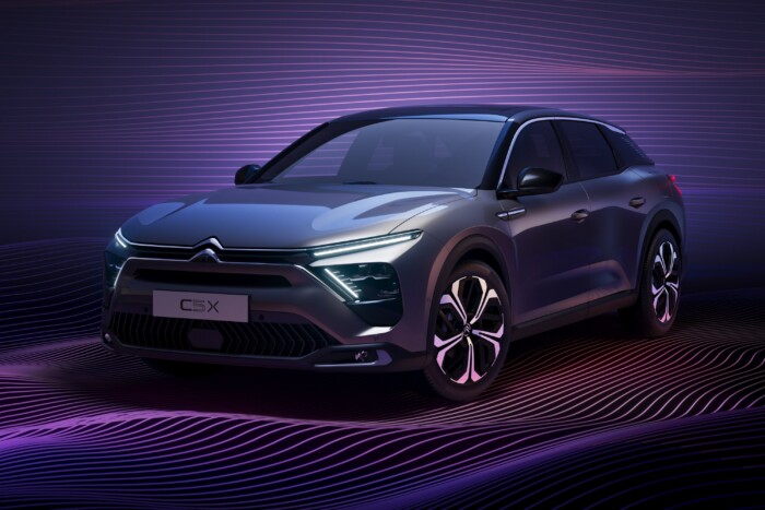 Ebben az autóban elvágja a biztonsági övet az ülés 4 | Vezess Ebben az autóban elvágja a biztonsági övet az ülés 4