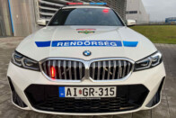 Négy milliárdért kaptak autót a rendőrök 6