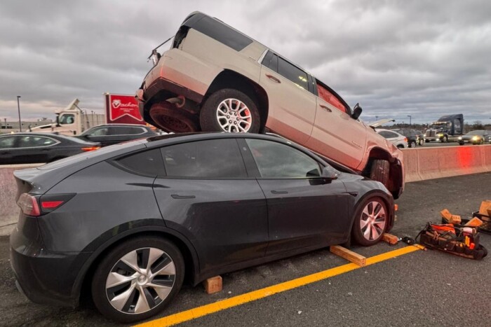 Rémisztő baleset világított rá a Tesla erősségére 1