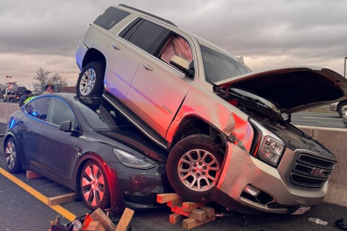 Rémisztő baleset világított rá a Tesla erősségére 2